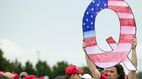 foto del movimento QAnon